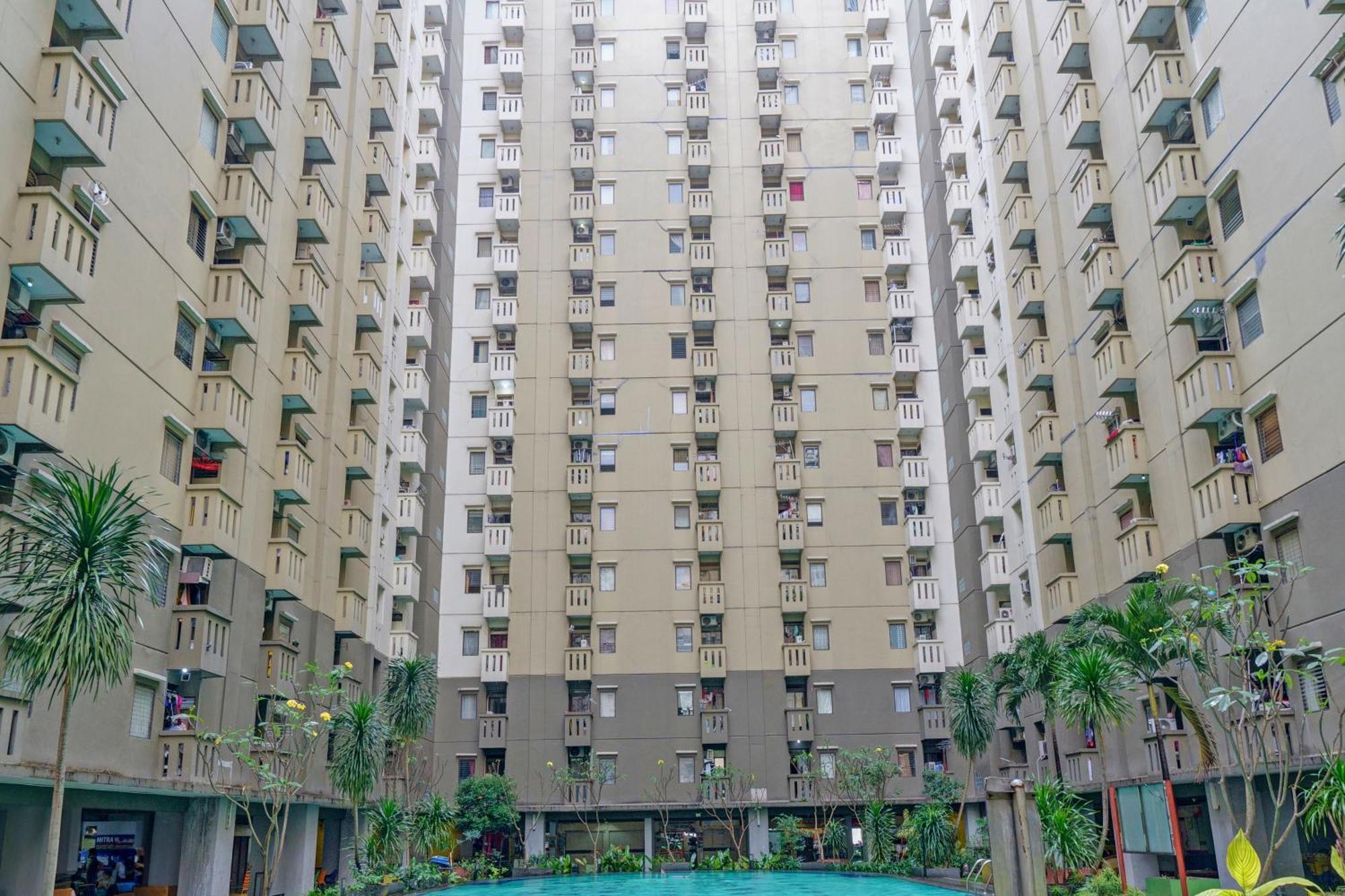 Oyo Life 93170 Apartement Gateway Cicadas By Mr Pro バンドゥン エクステリア 写真